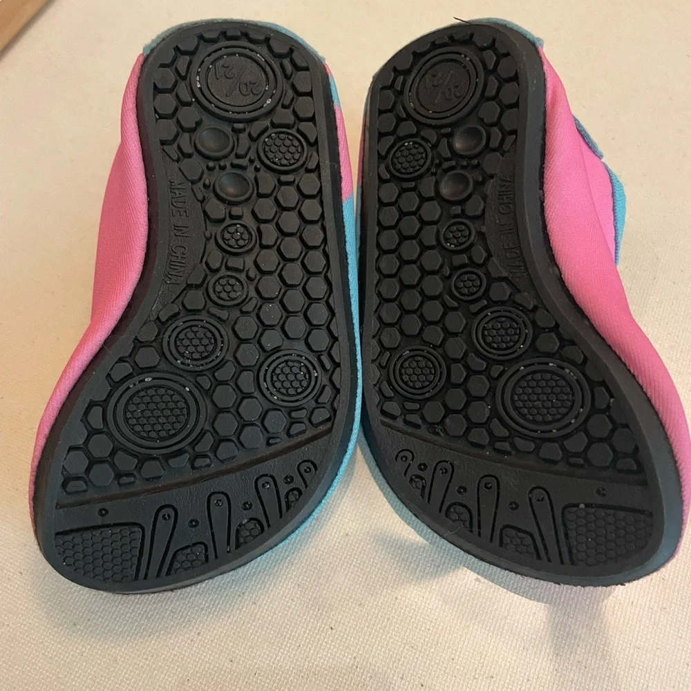 Aqua Shoes - Pink and Blue fish baby shoe 0-6months